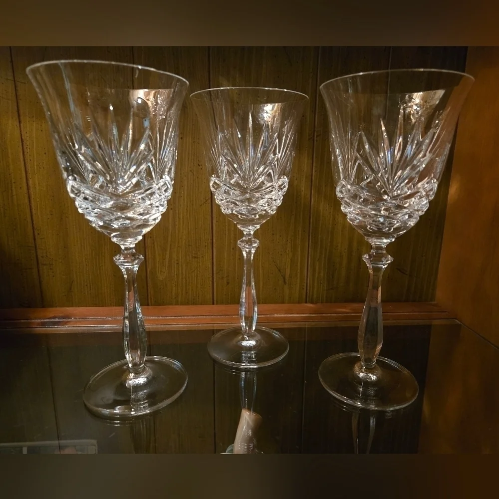 Noritake | Hampton Hall | Crystal Water Goblet Glasses | Set of 3 - Picture 7 of 9